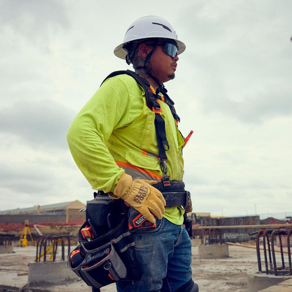 Klein Tools Tool Rig, Padded Tool Belt with Suspenders, 23 Pockets, Adjustable 30-52in Waist for Construction